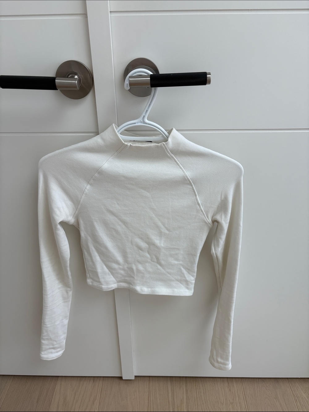 Zara White Long Sleeve Cropped Tee
